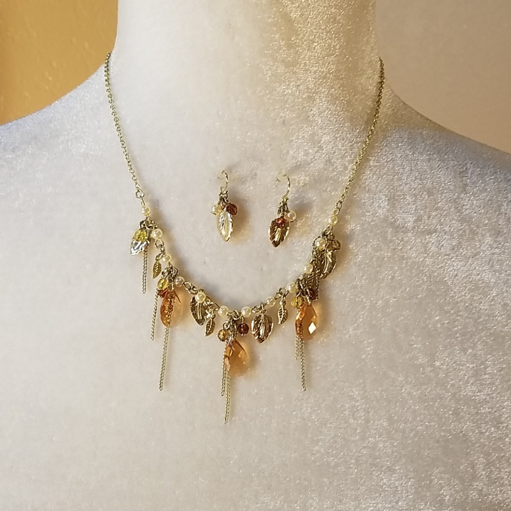 Beautiful Necklace Set by Avon